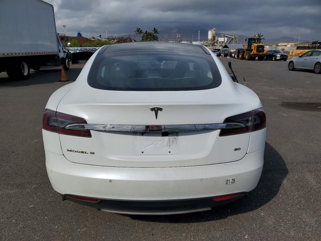 2014 Tesla Model S - zdjęcie 6