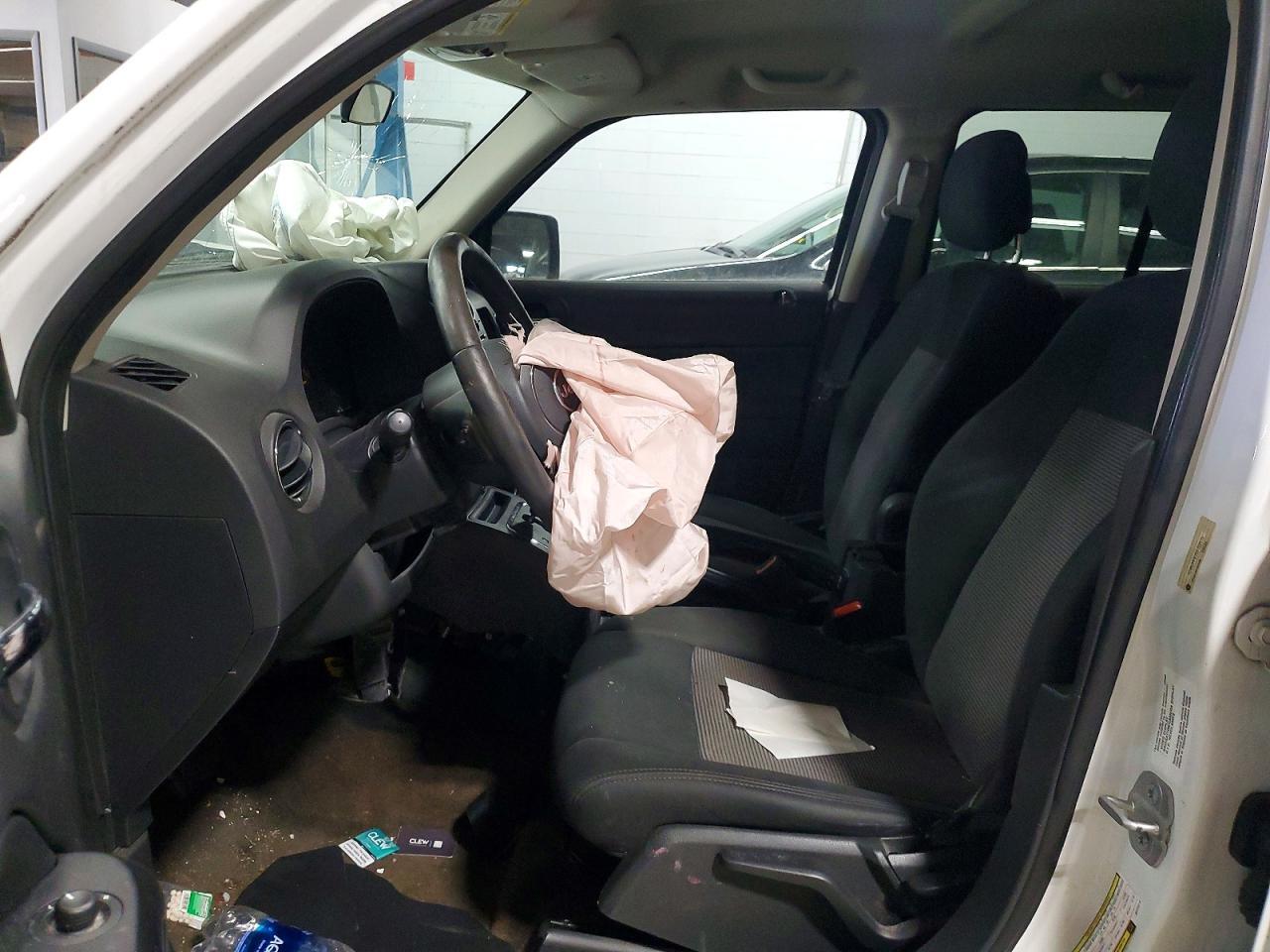 2014 Jeep Patriot Latitude - zdjęcie 7