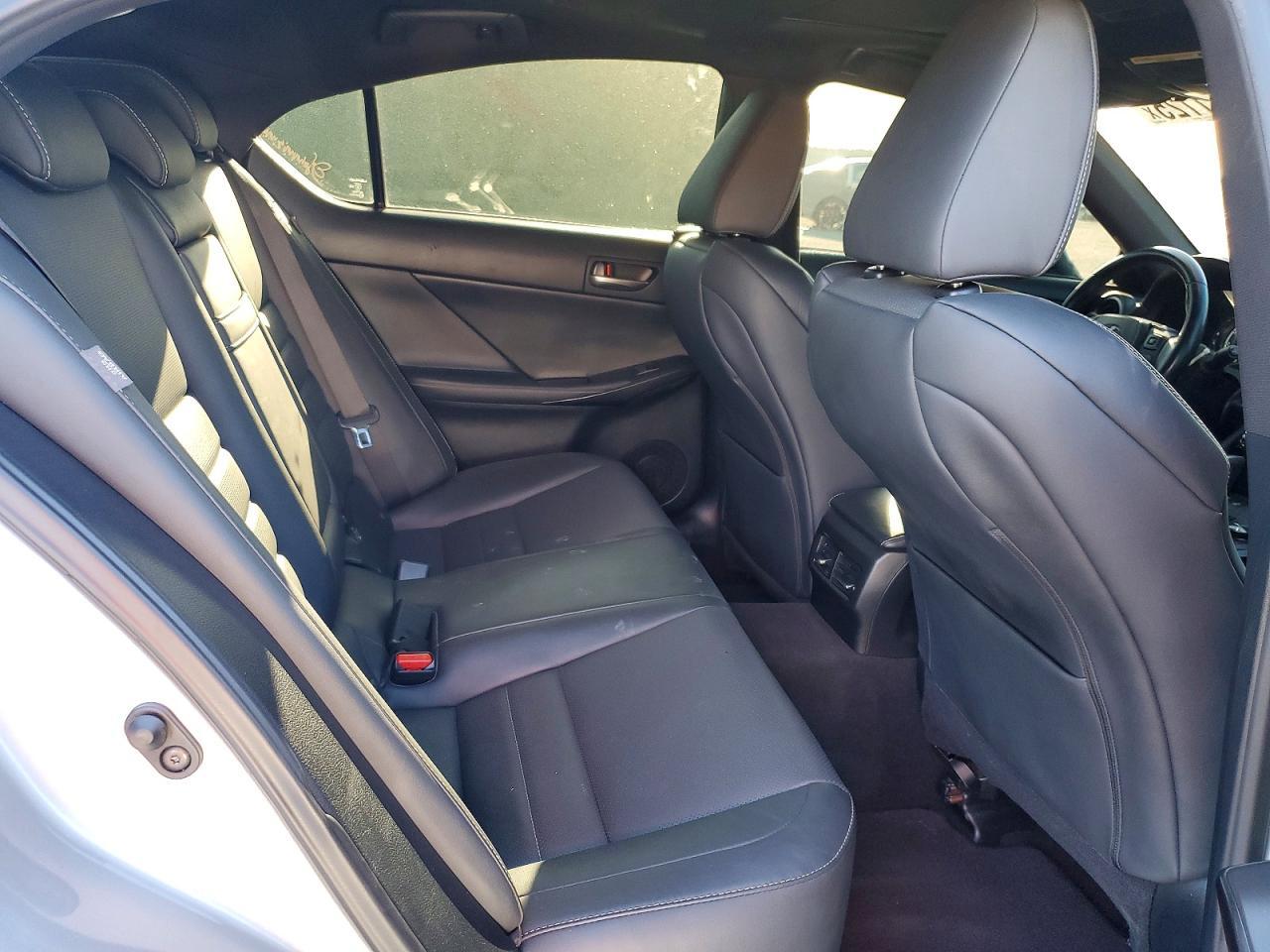 2021 Lexus Is 350 F Sport - zdjęcie 10