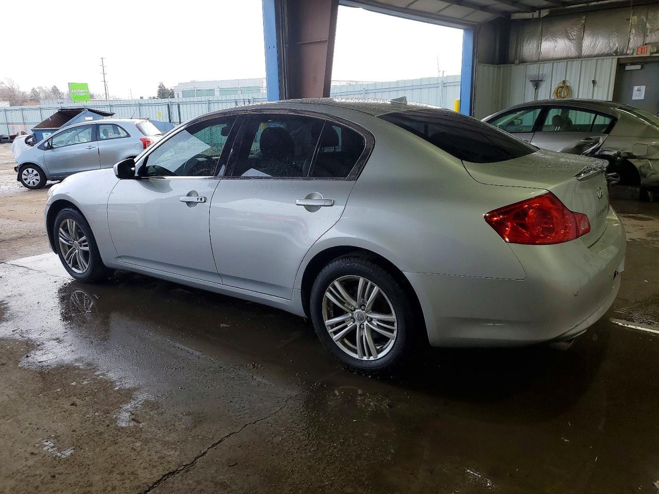 2013 Infiniti G37 Sedan X - zdjęcie 2