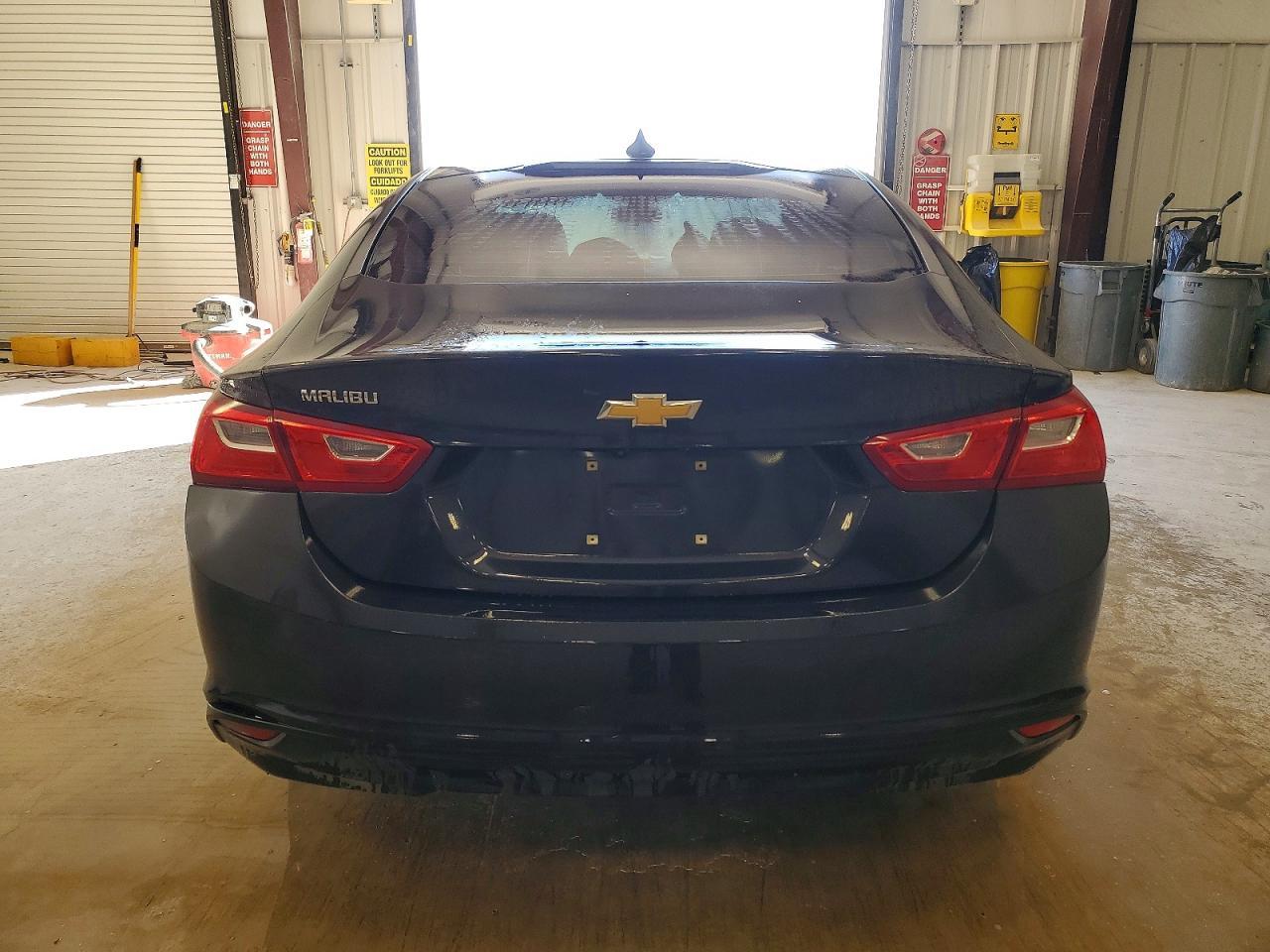 2022 Chevrolet Malibu Ls - zdjęcie 6