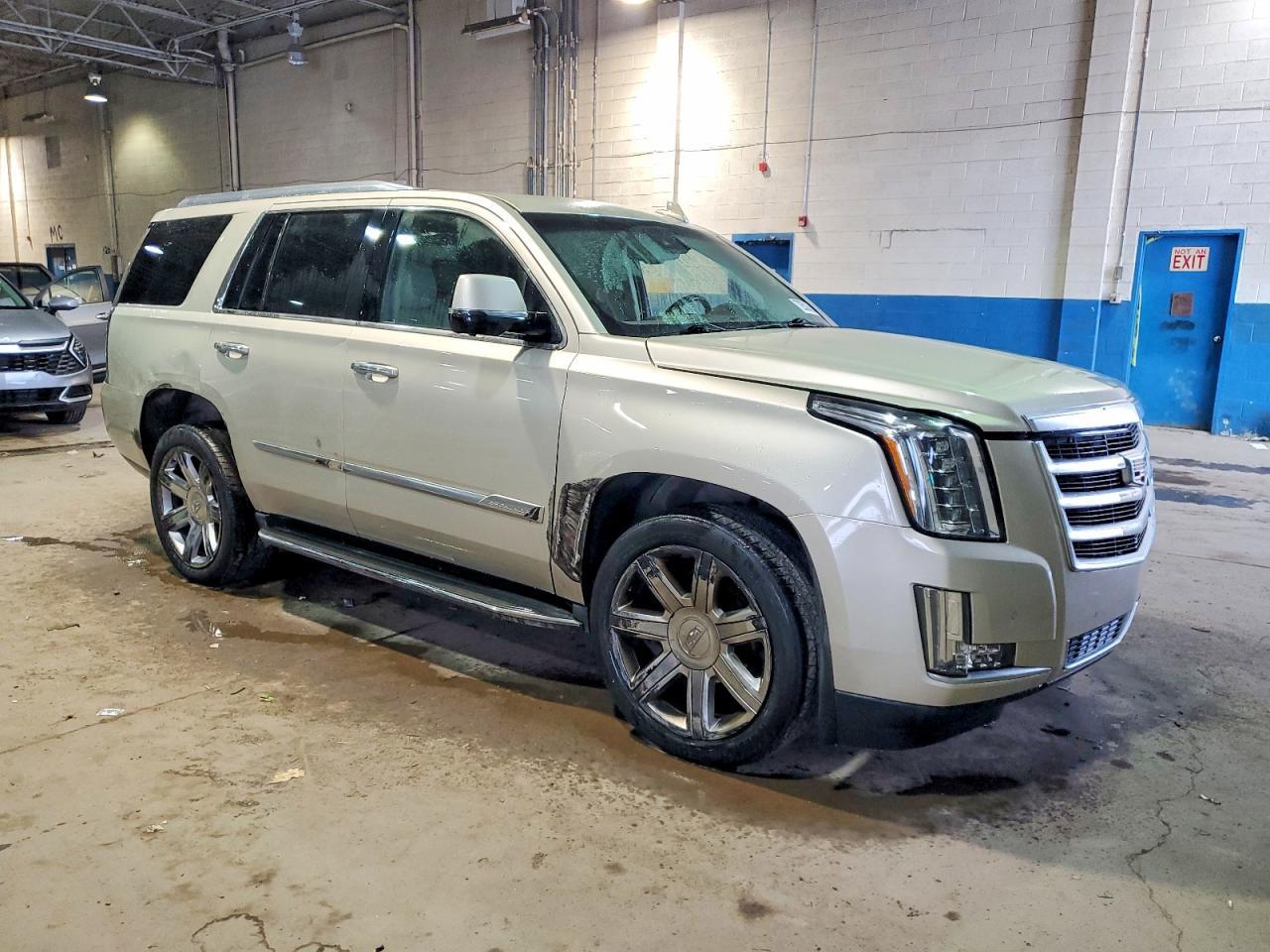 2015 Cadillac Escalade Luxury - zdjęcie 4
