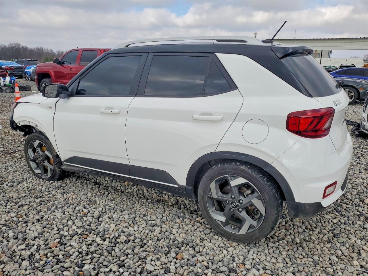 2023 Hyundai Venue Sel - zdjęcie 2