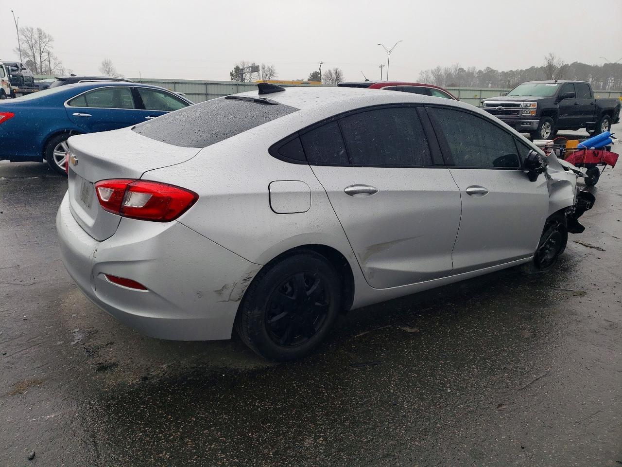 2019 Chevrolet Cruze Ls - zdjęcie 3