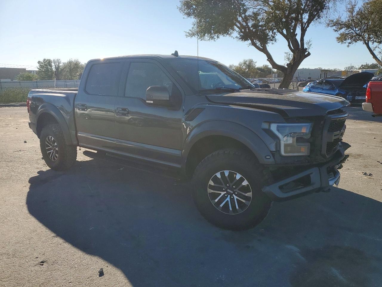2019 Ford F150 Raptor - zdjęcie 4