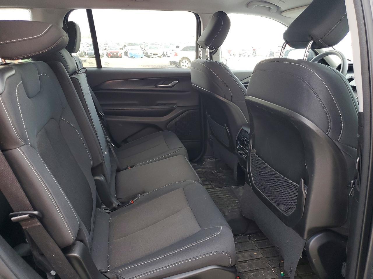 2023 Jeep Grand Cherokee L Laredo - zdjęcie 11