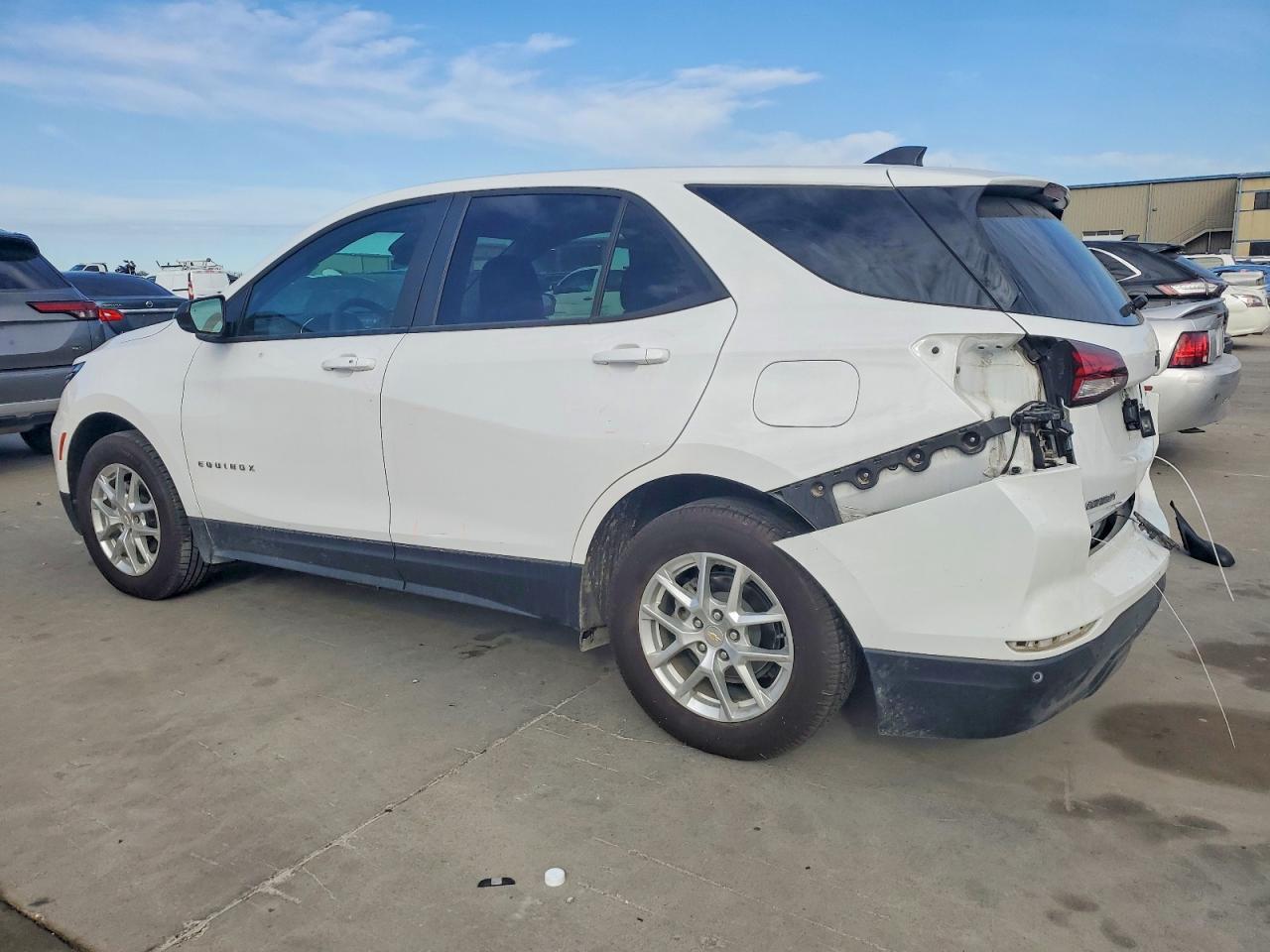2024 Chevrolet Equinox Ls - zdjęcie 2
