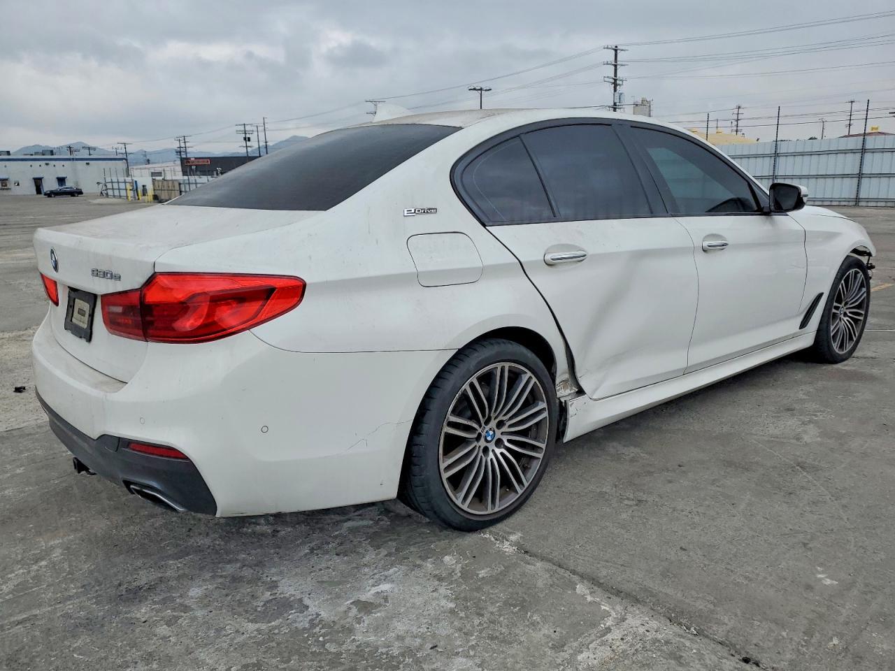 2018 BMW 530E - zdjęcie 3