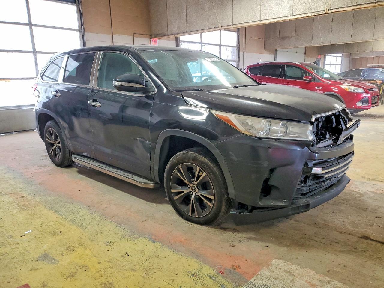 2017 Toyota Highlander Le - zdjęcie 4