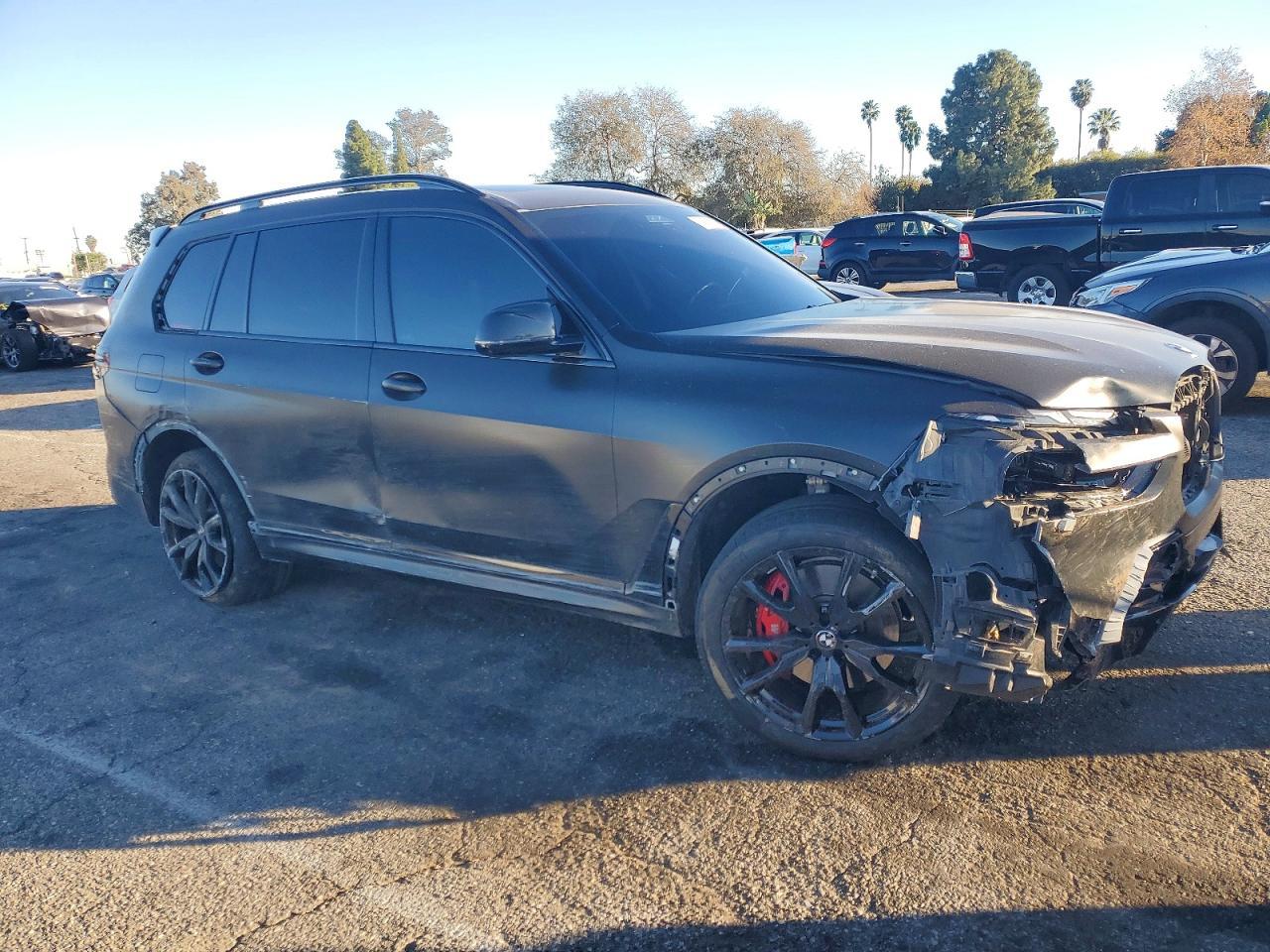 2025 BMW X7 M60I - zdjęcie 4