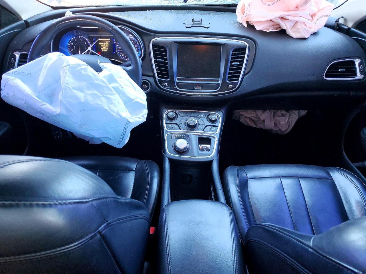 2016 Chrysler 200 Limited - zdjęcie 8