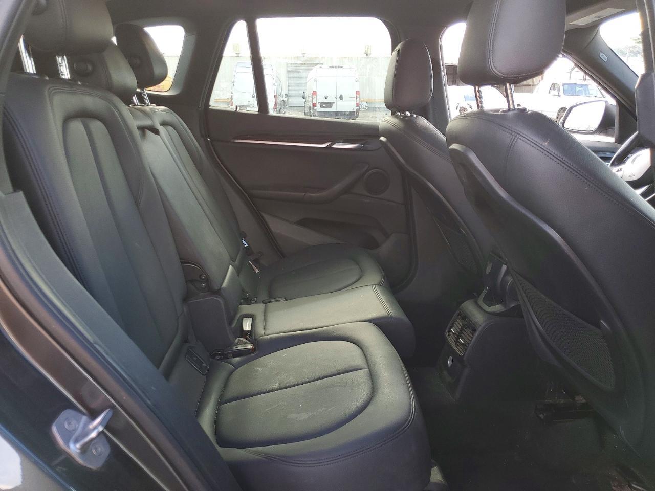 2016 BMW X1 xDrive28I - zdjęcie 11