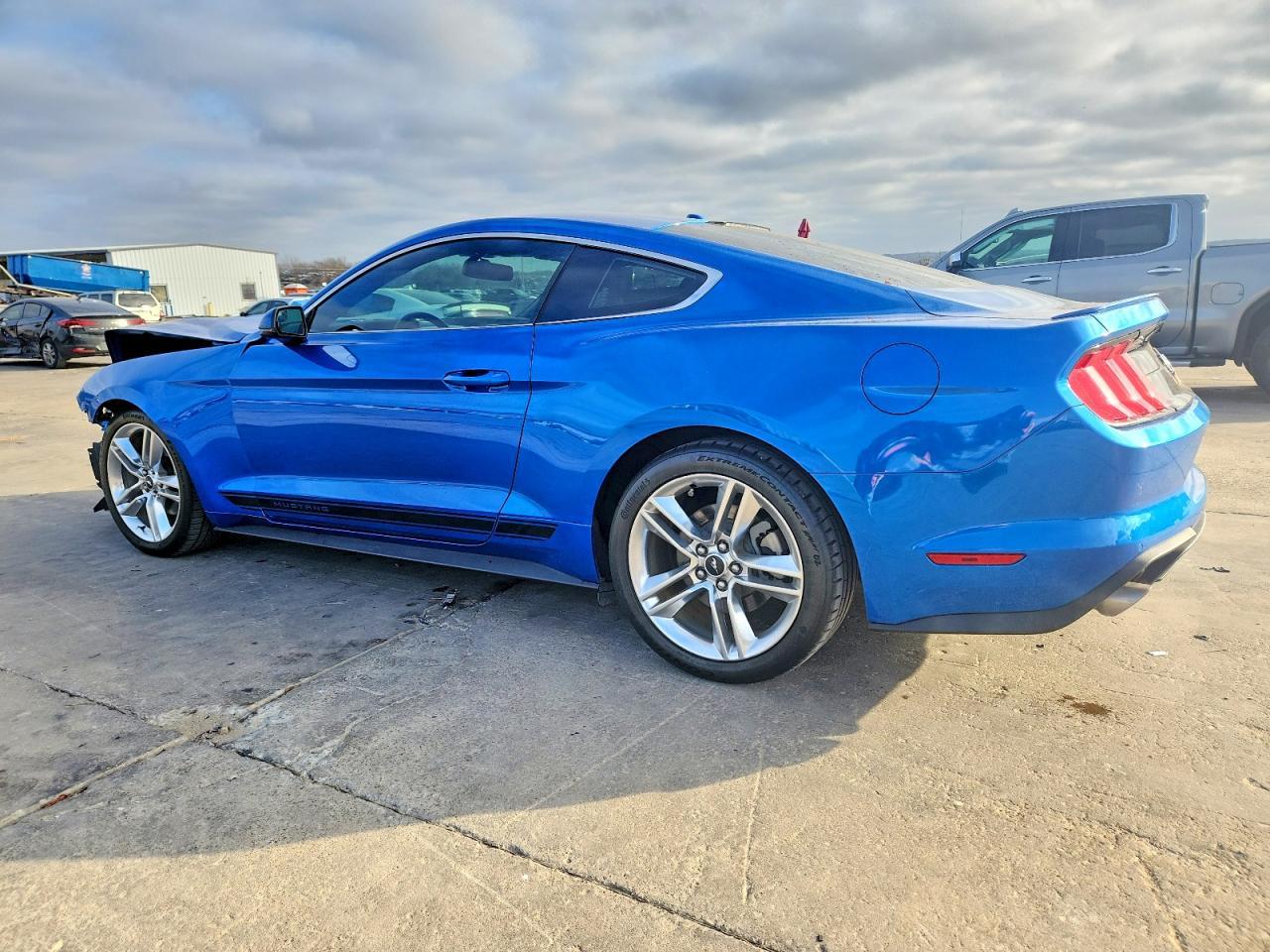2019 Ford Mustang - zdjęcie 2