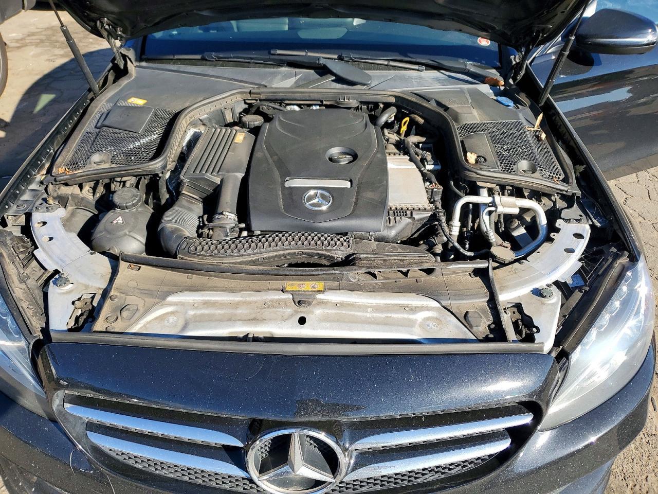 2016 Mercedes-Benz C 300 - zdjęcie 11