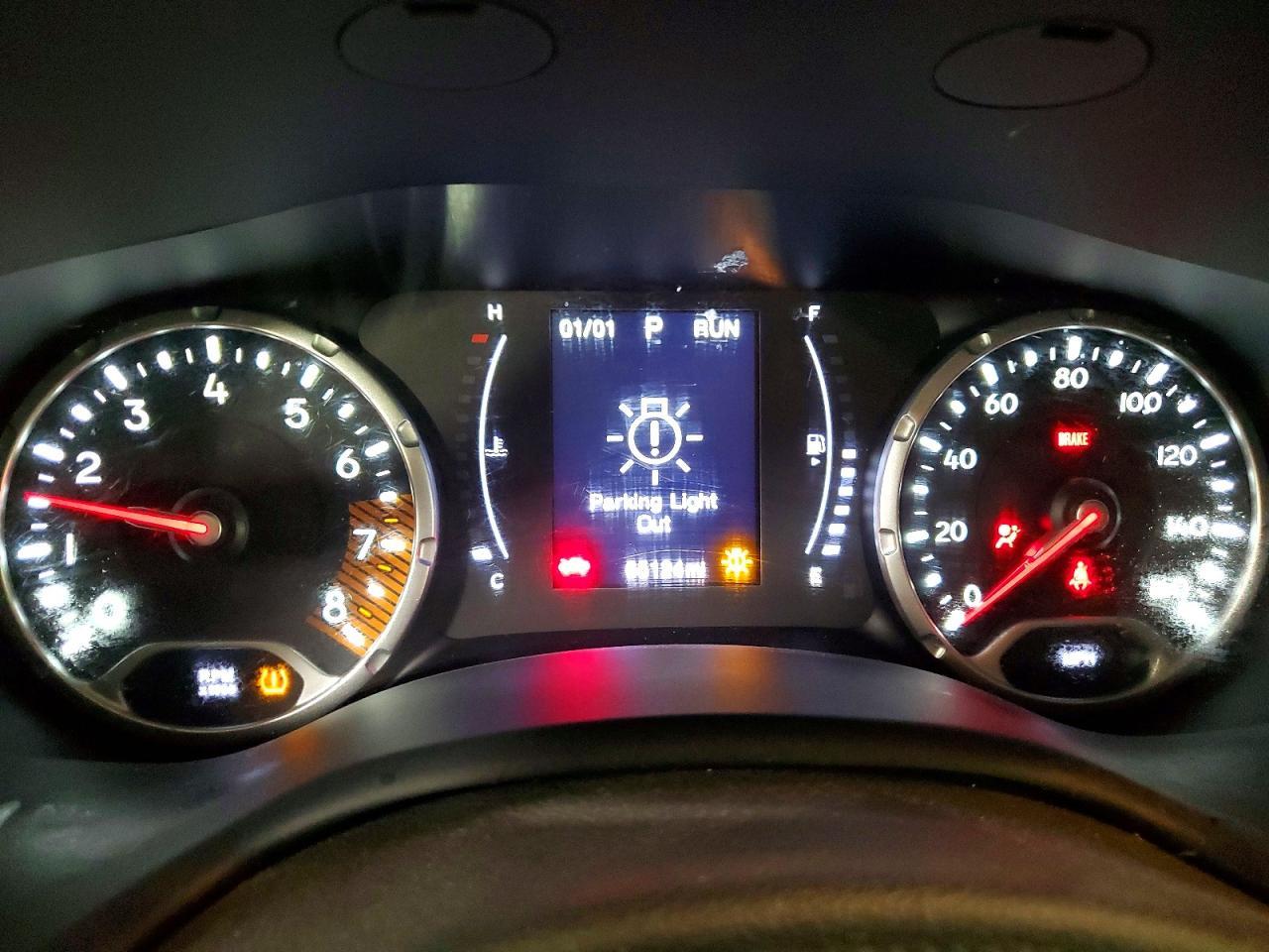 2020 Jeep Renegade Latitude - zdjęcie 9