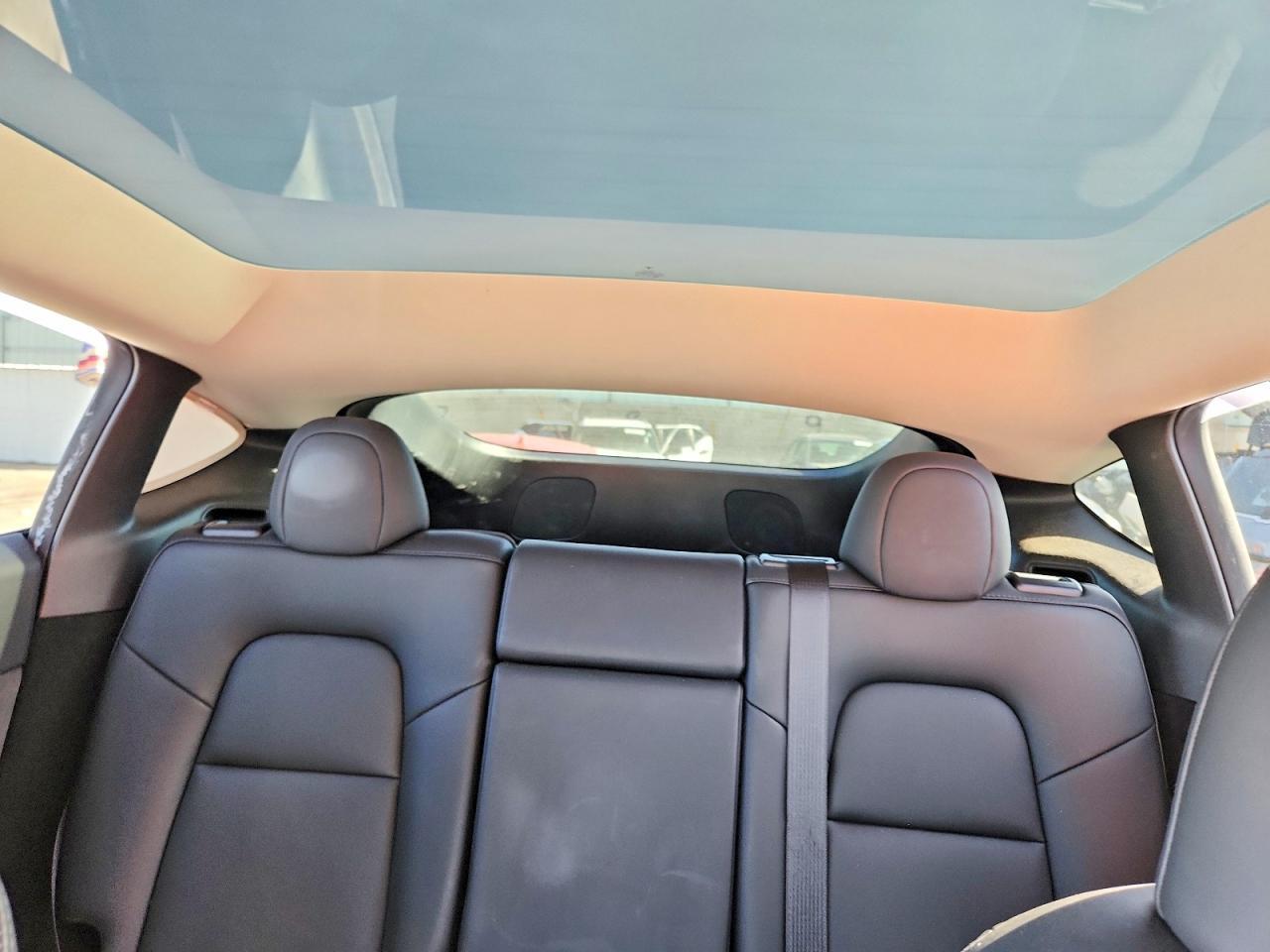 2023 Tesla Model Y - zdjęcie 10