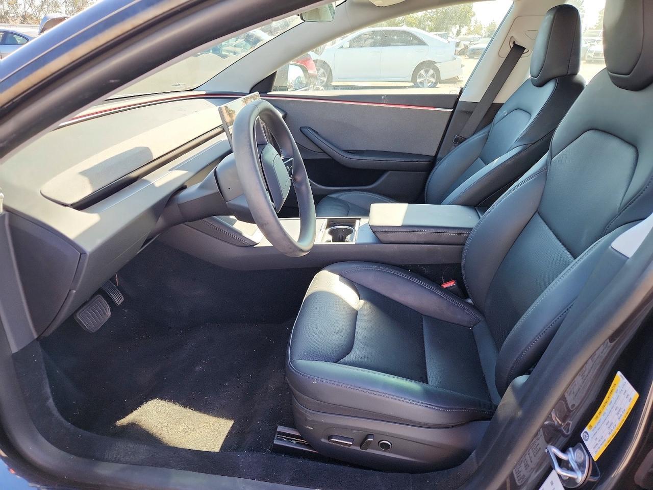 2025 Tesla Model 3 - zdjęcie 7