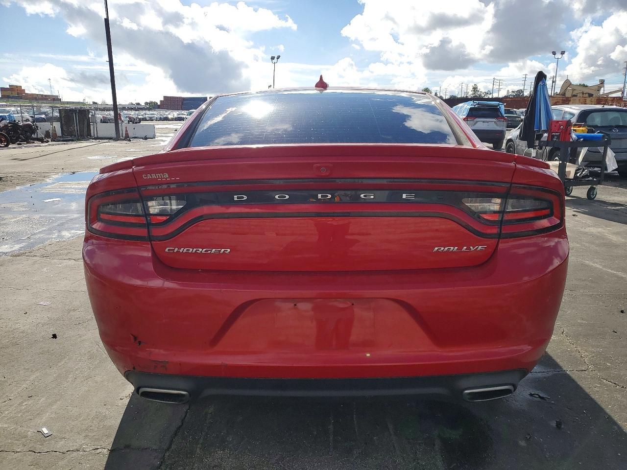 2015 Dodge Charger Sxt - zdjęcie 6