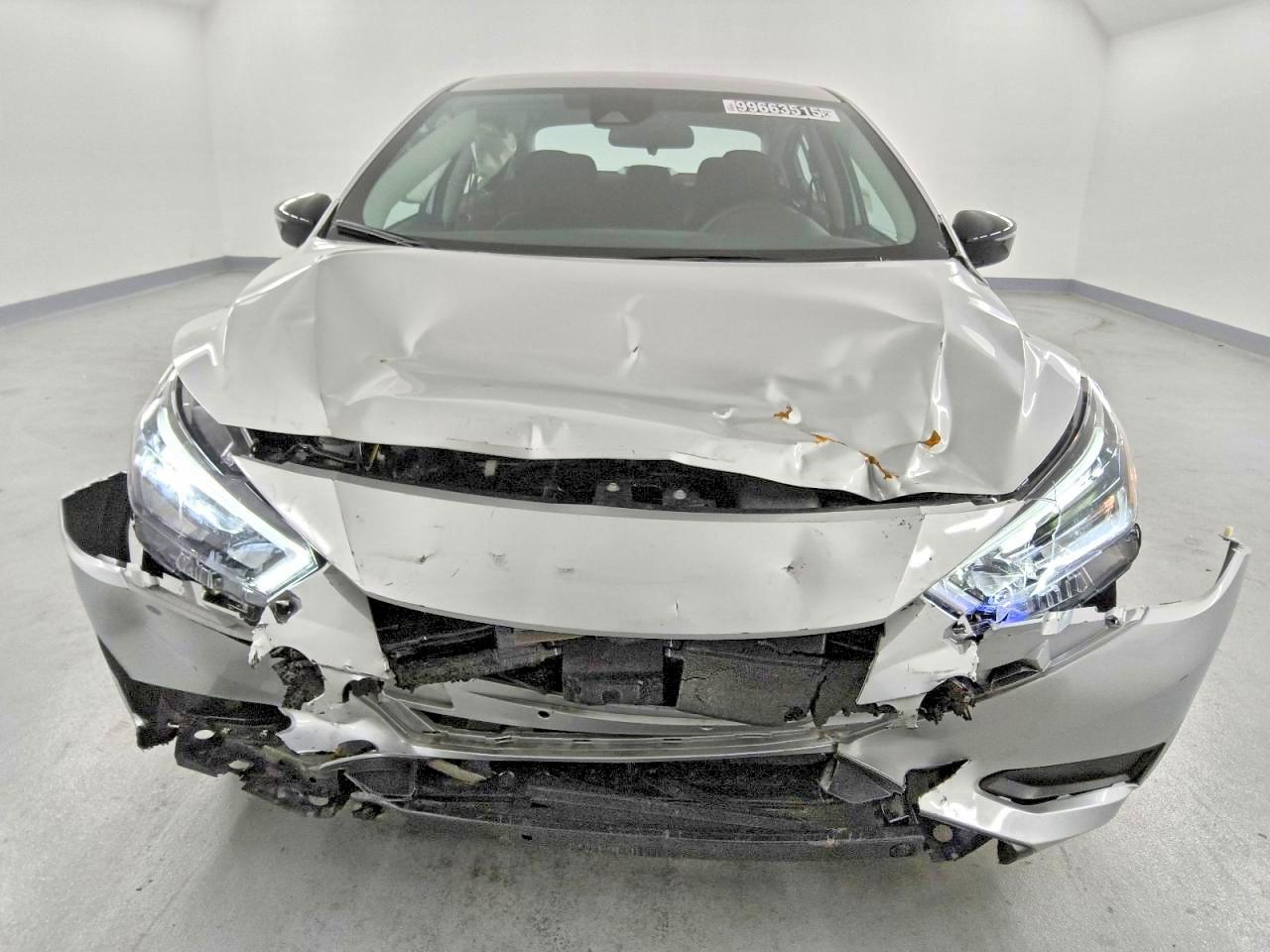 2025 Nissan Versa Sr - zdjęcie 5