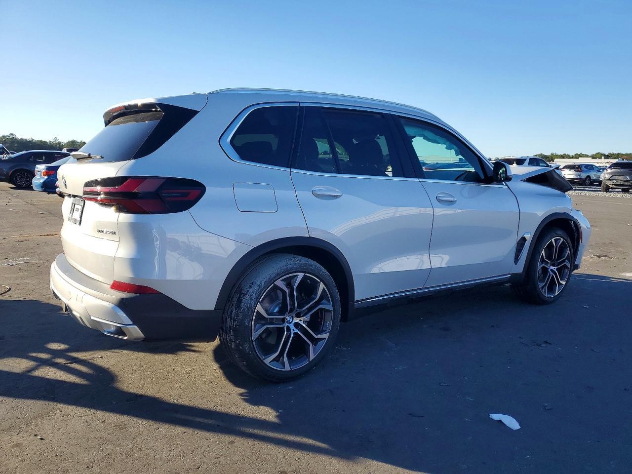 2026 BMW X5 xDrive40I - zdjęcie 3