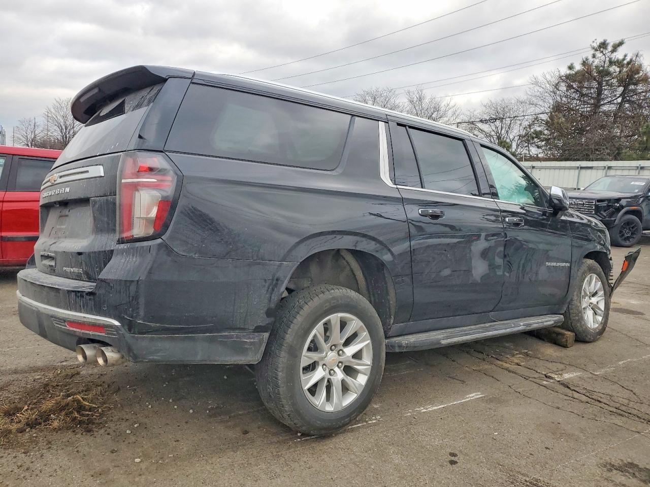 2024 Chevrolet Suburban K1500 Premier - zdjęcie 3