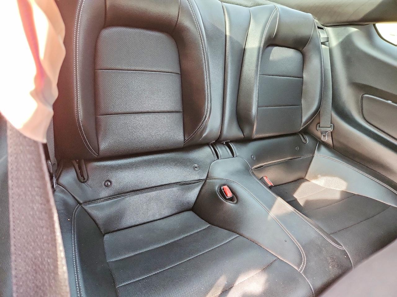 2017 Ford Mustang - zdjęcie 10