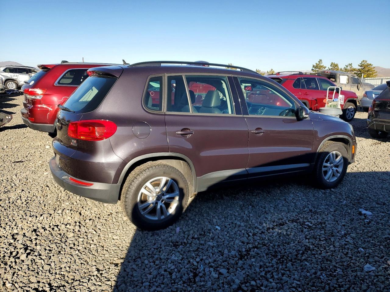 2016 Volkswagen Tiguan S - zdjęcie 3