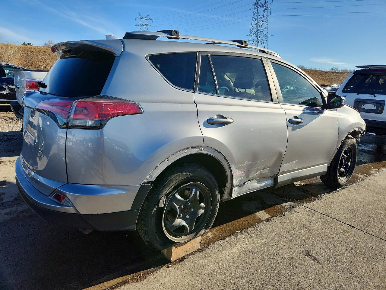 2016 Toyota Rav4 Le - zdjęcie 3