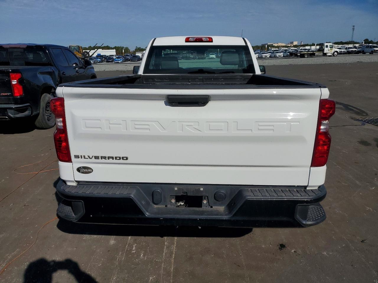 2021 Chevrolet Silverado C1500 - zdjęcie 6
