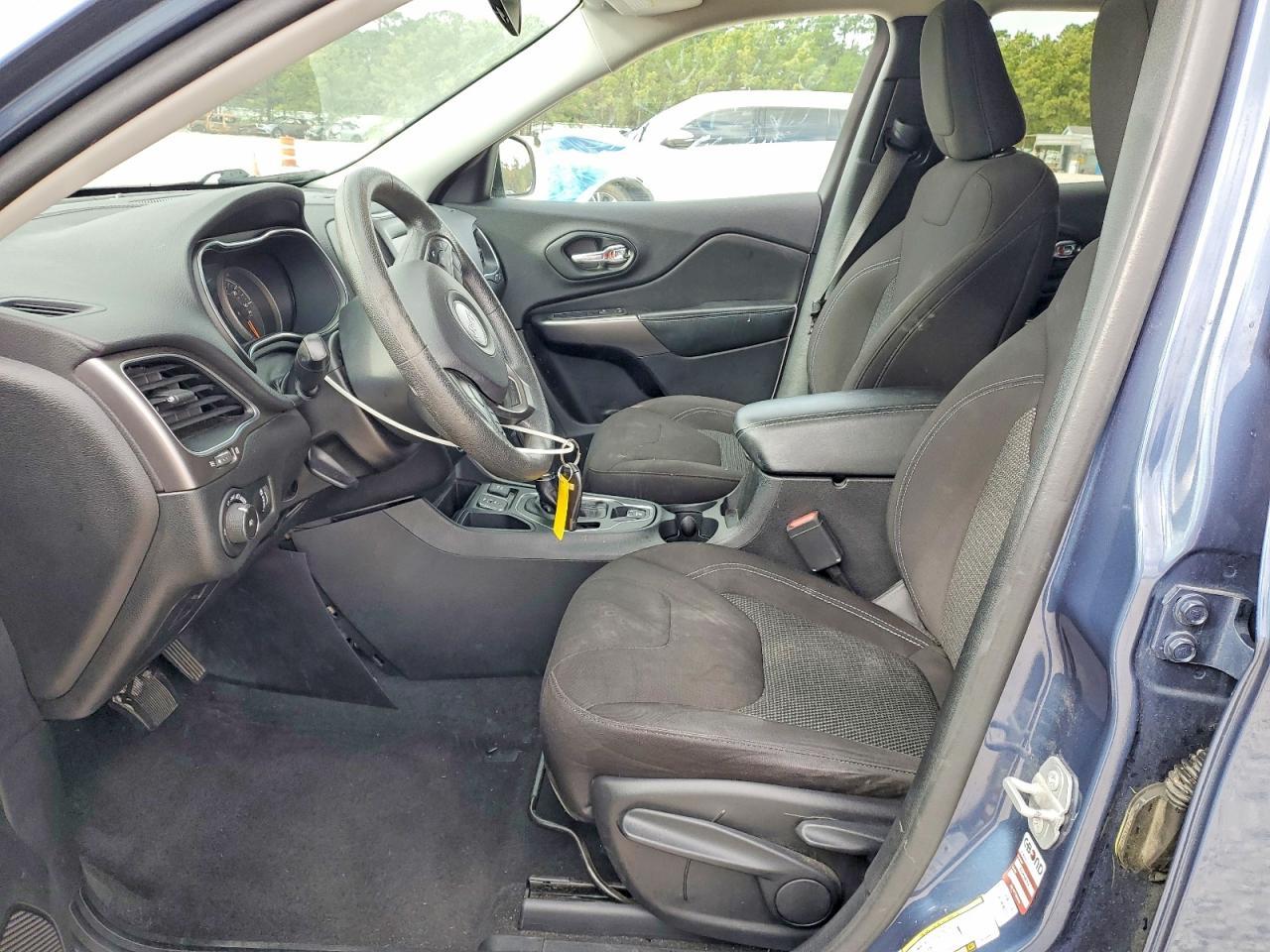 2019 Jeep Cherokee Latitude - zdjęcie 7