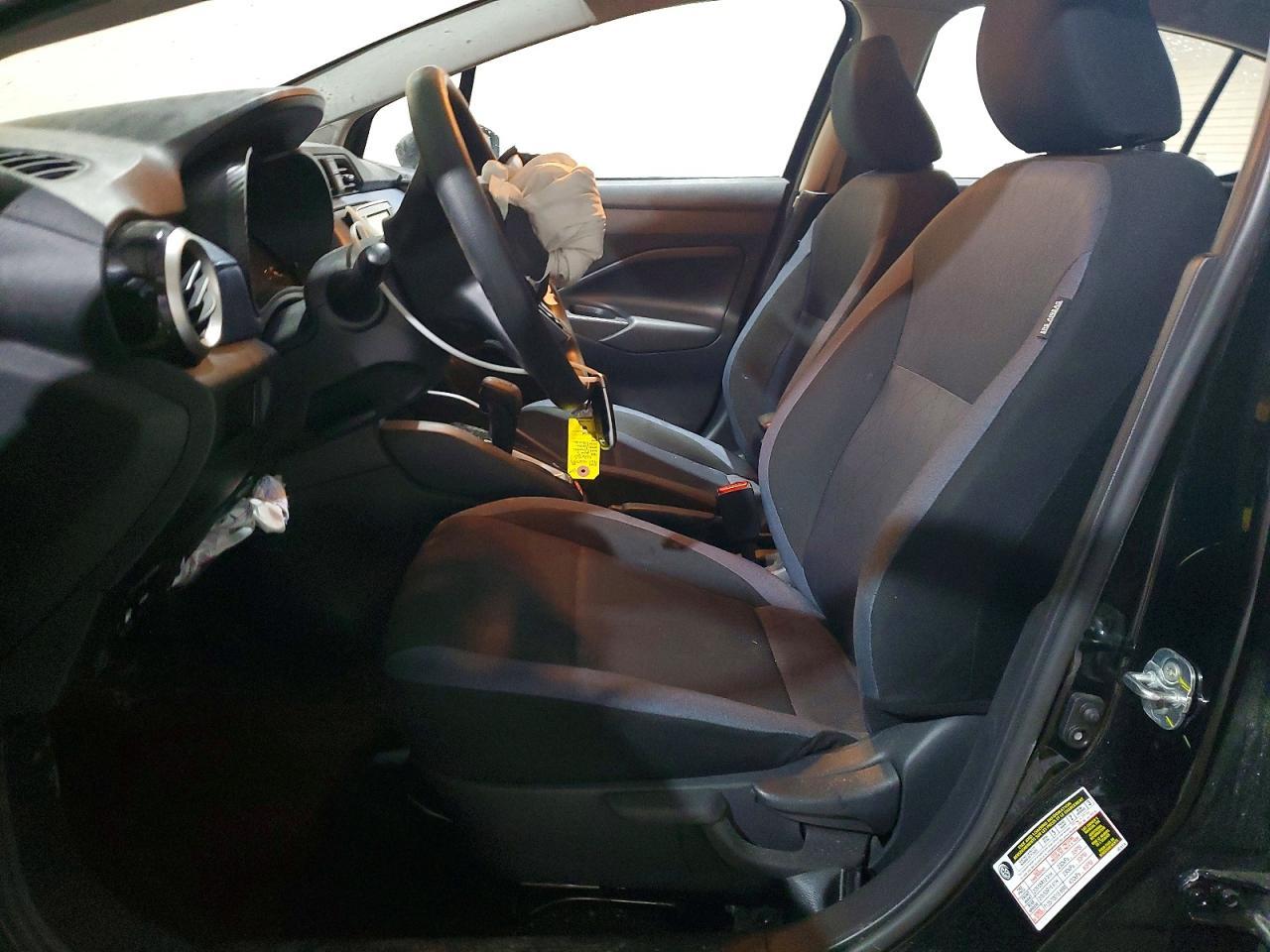 2025 Nissan Versa Sv - zdjęcie 7