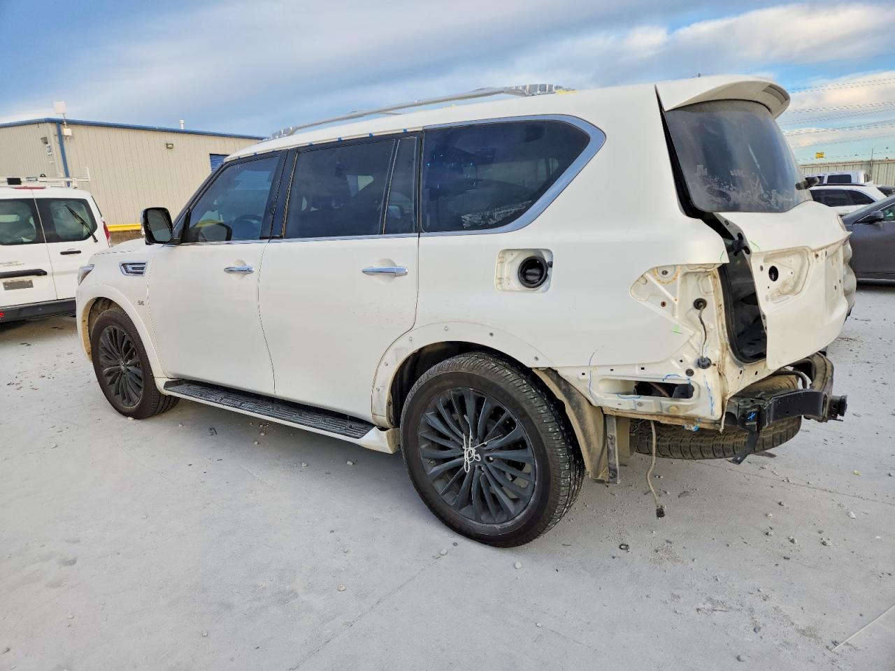 2020 Infiniti Qx80 Luxe - zdjęcie 2