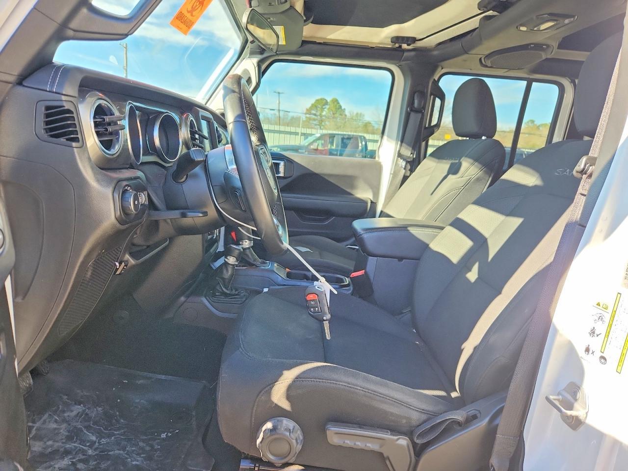 2019 Jeep Wrangler Unlimited Sahara - zdjęcie 7