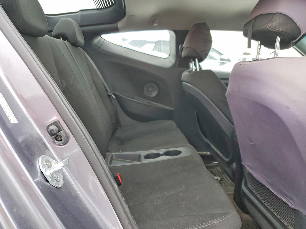 2016 Hyundai Veloster - zdjęcie 10