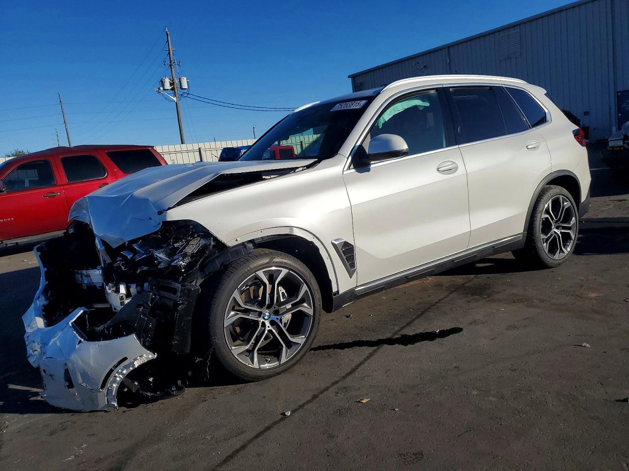 2026 BMW X5 xDrive40I - zdjęcie główne
