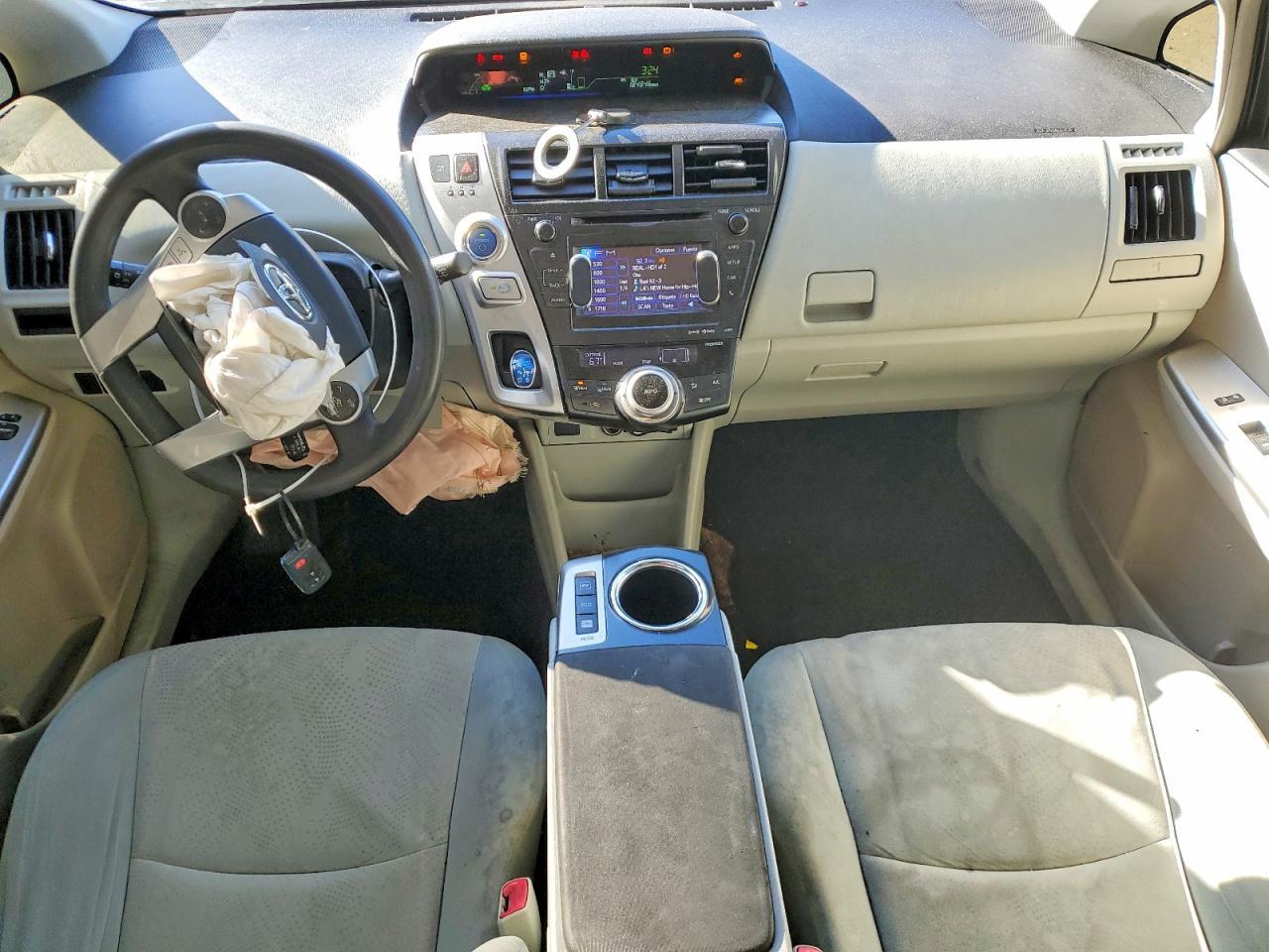 2014 Toyota Prius V - zdjęcie 8