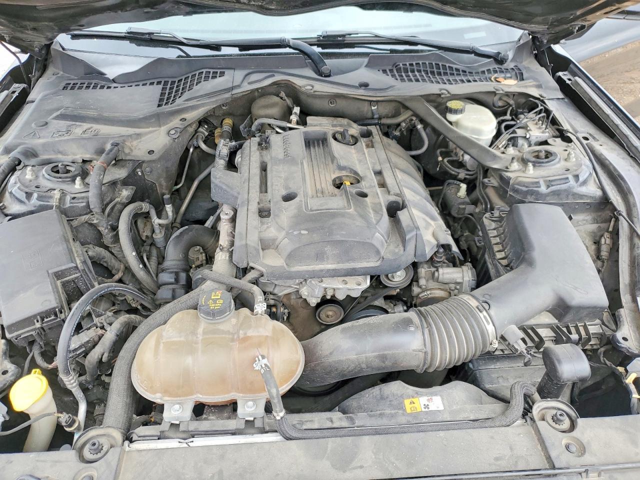 2015 Ford Mustang - zdjęcie 11