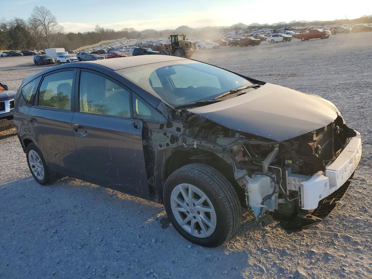 2014 Toyota Prius V - zdjęcie 4