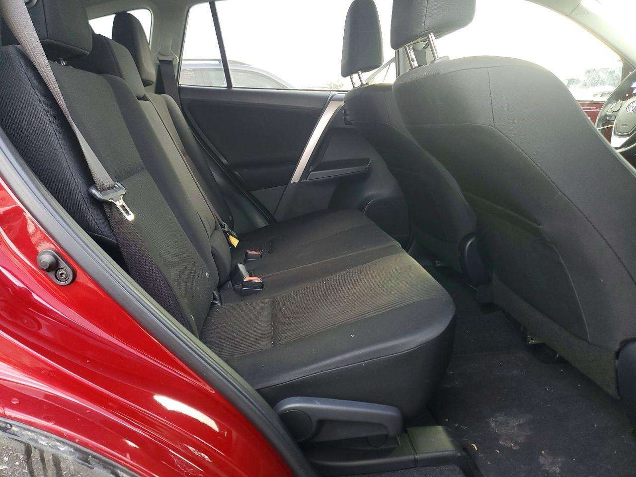 2018 Toyota Rav4 Le - zdjęcie 10