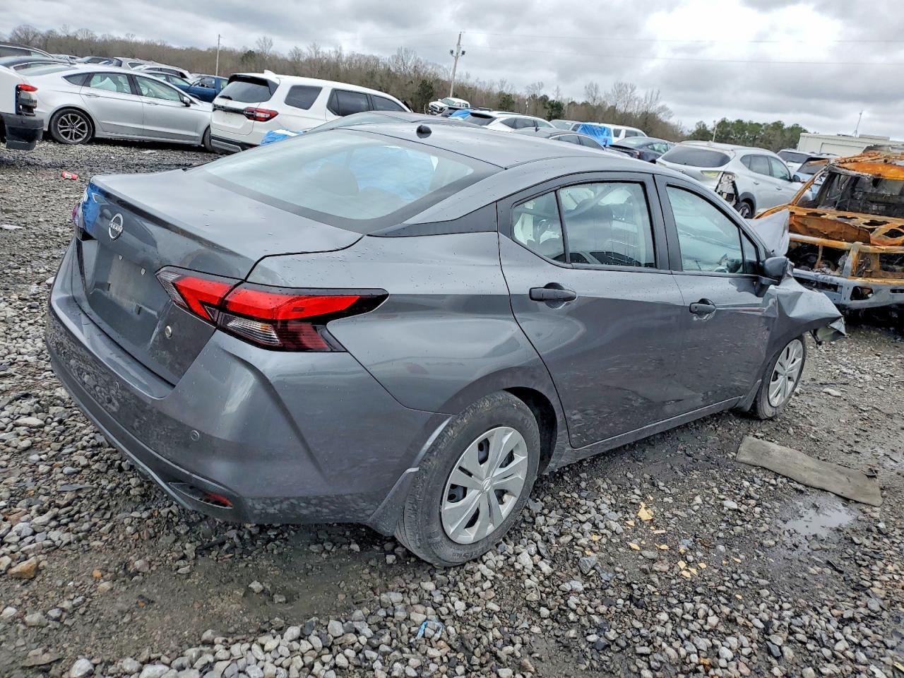 2024 Nissan Versa S - zdjęcie 3