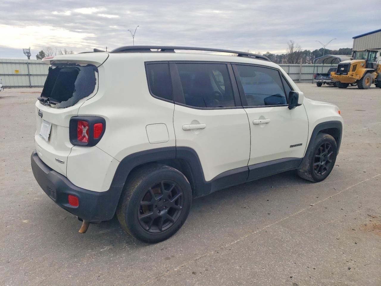 2021 Jeep Renegade Latitude - zdjęcie 3