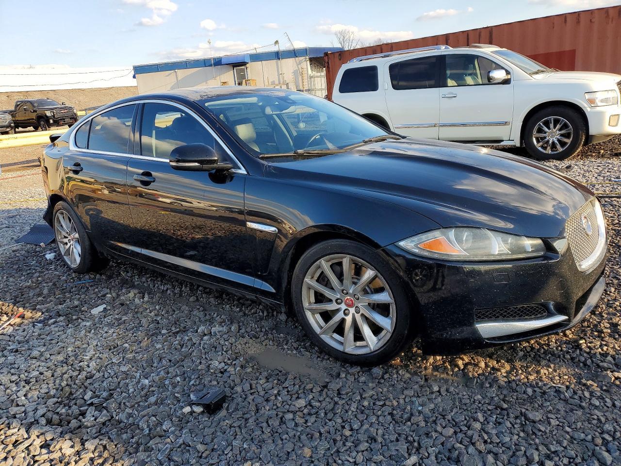 2014 Jaguar Xf - zdjęcie 4
