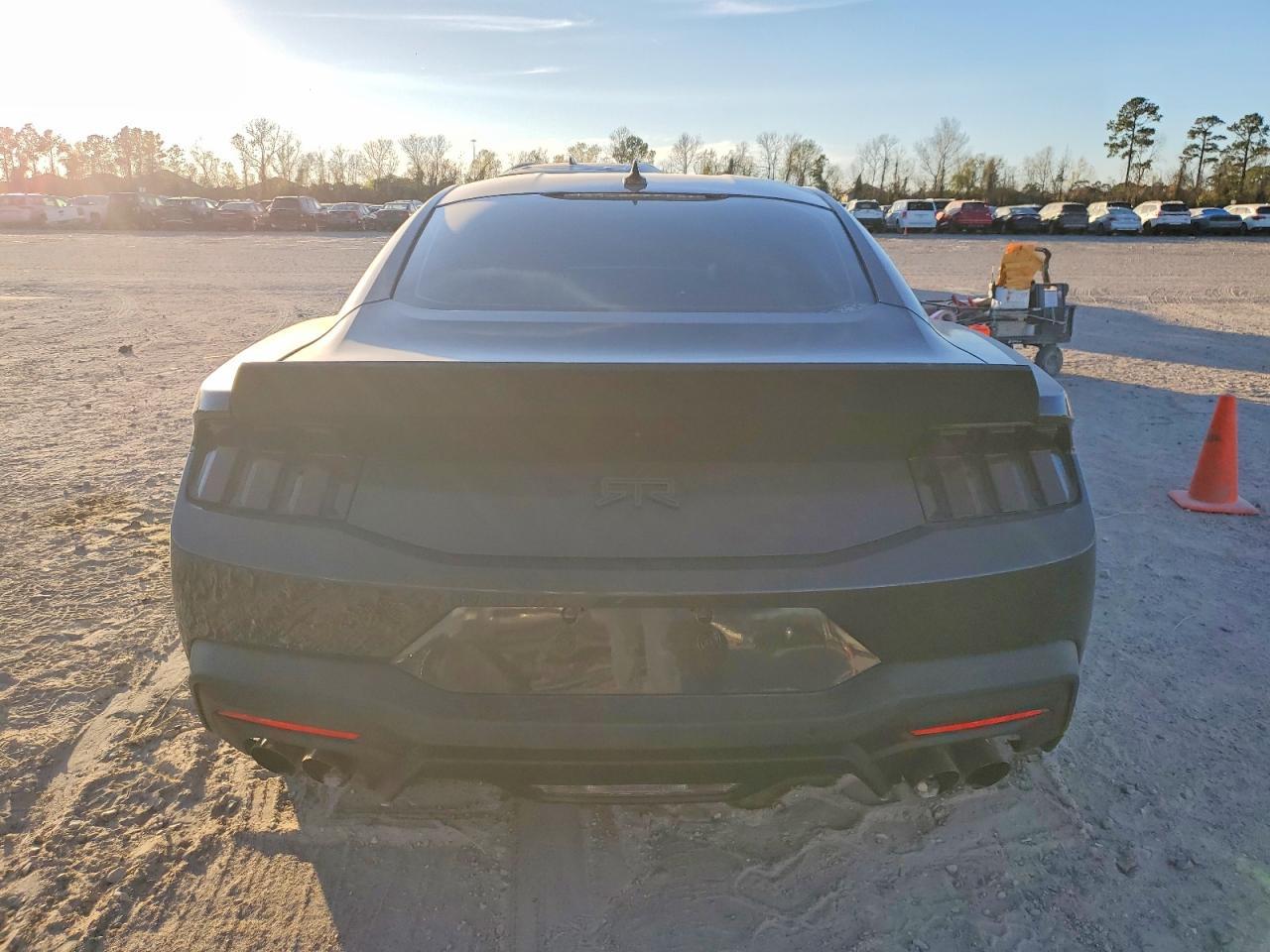 2024 Ford Mustang Gt - zdjęcie 6