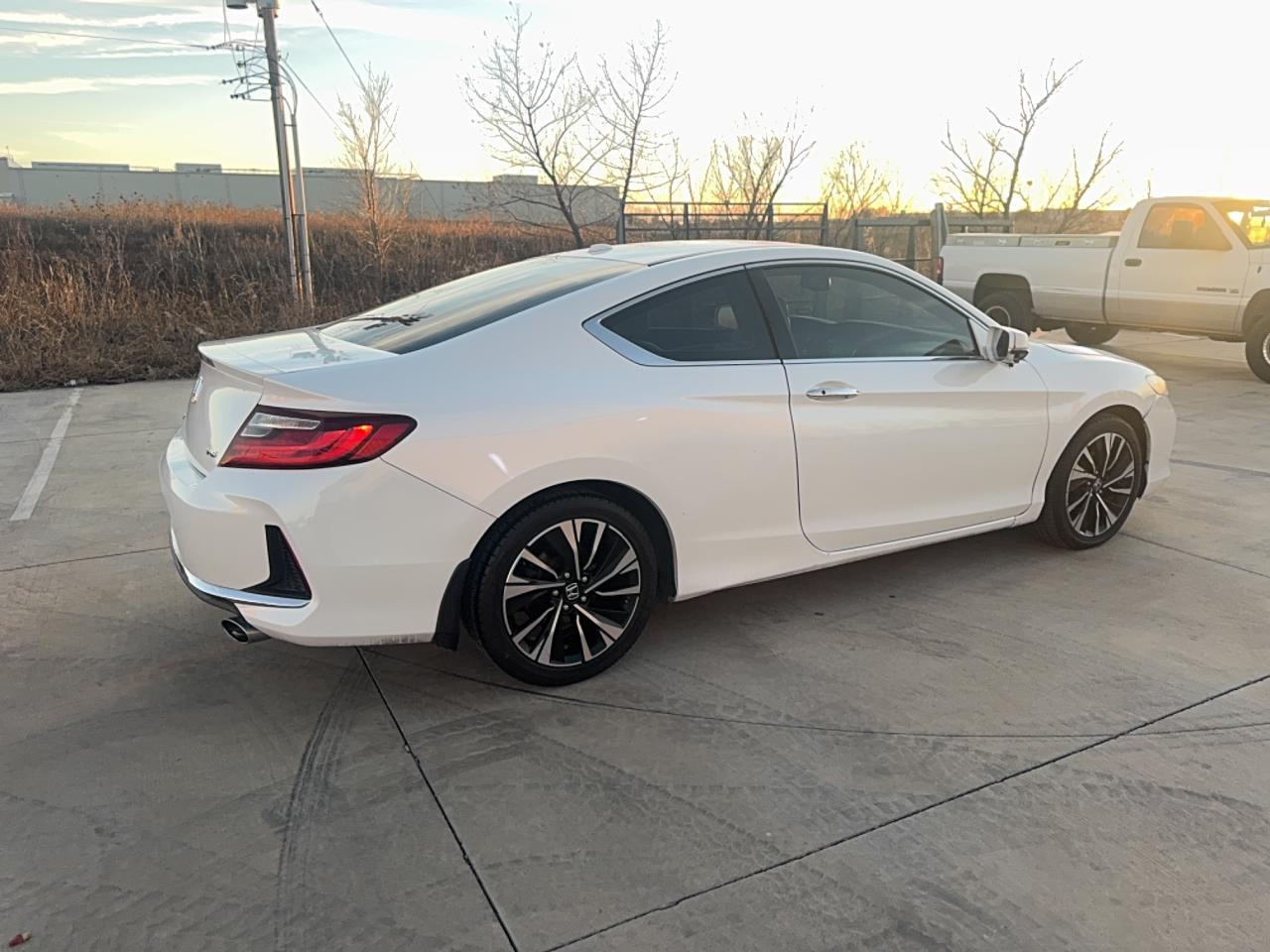 Honda Accord - zdjęcie 4