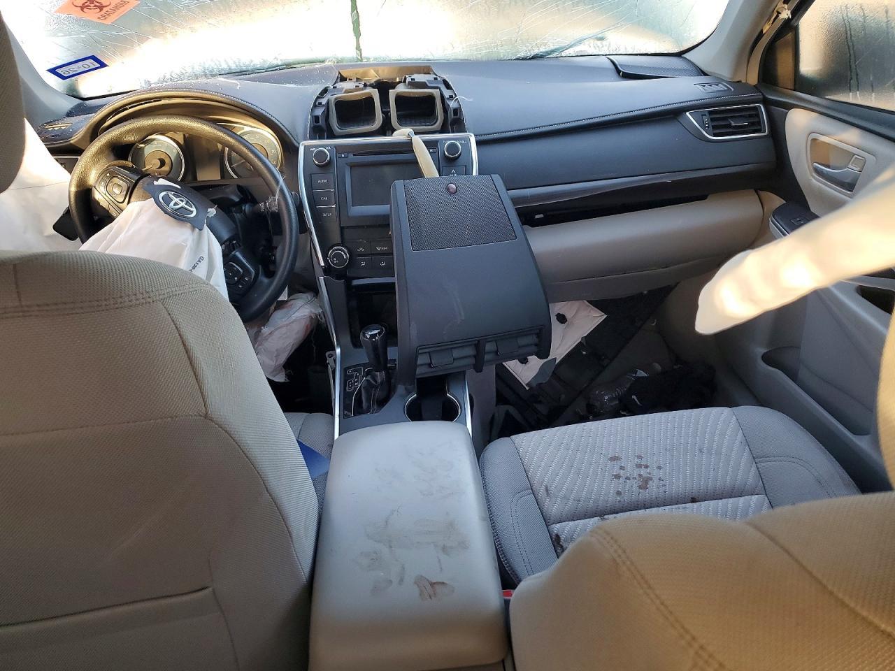 2016 Toyota Camry Le - zdjęcie 8