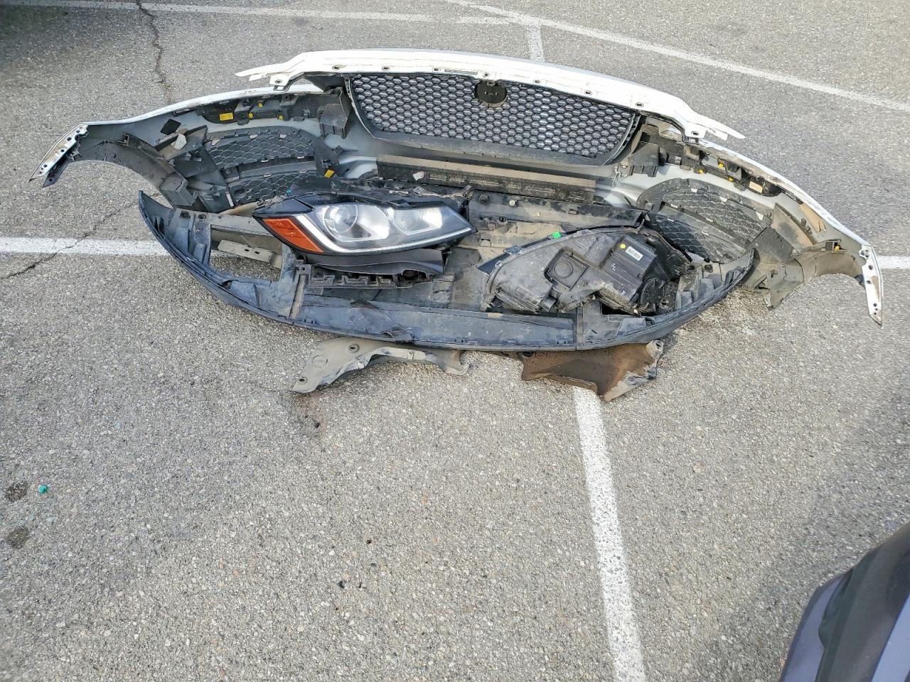 2017 Jaguar F-Pace Premium - zdjęcie 12