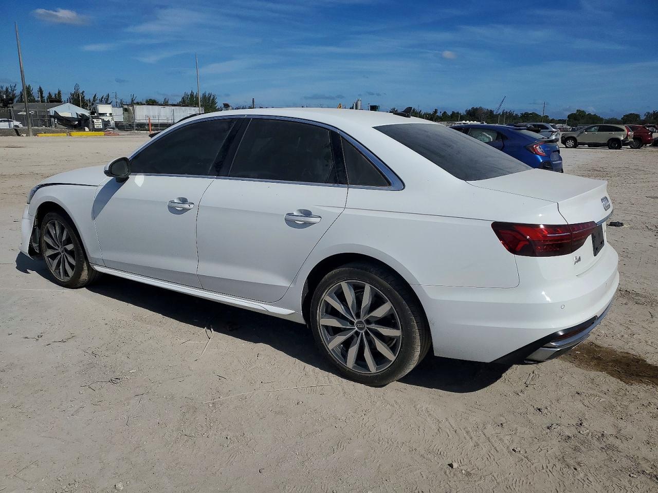 2022 Audi A4 Premium Plus 40 - zdjęcie 2
