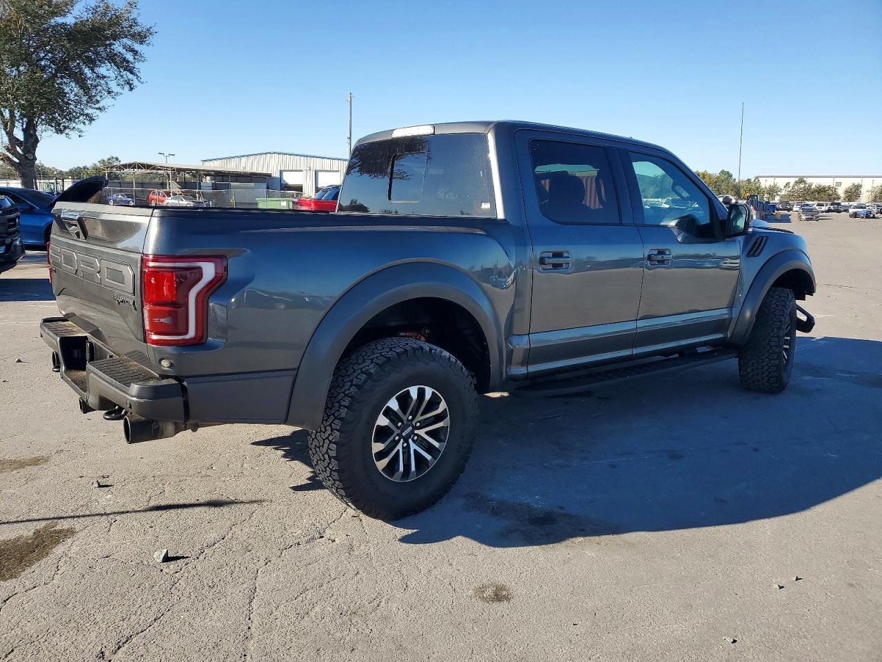 2019 Ford F150 Raptor - zdjęcie 3
