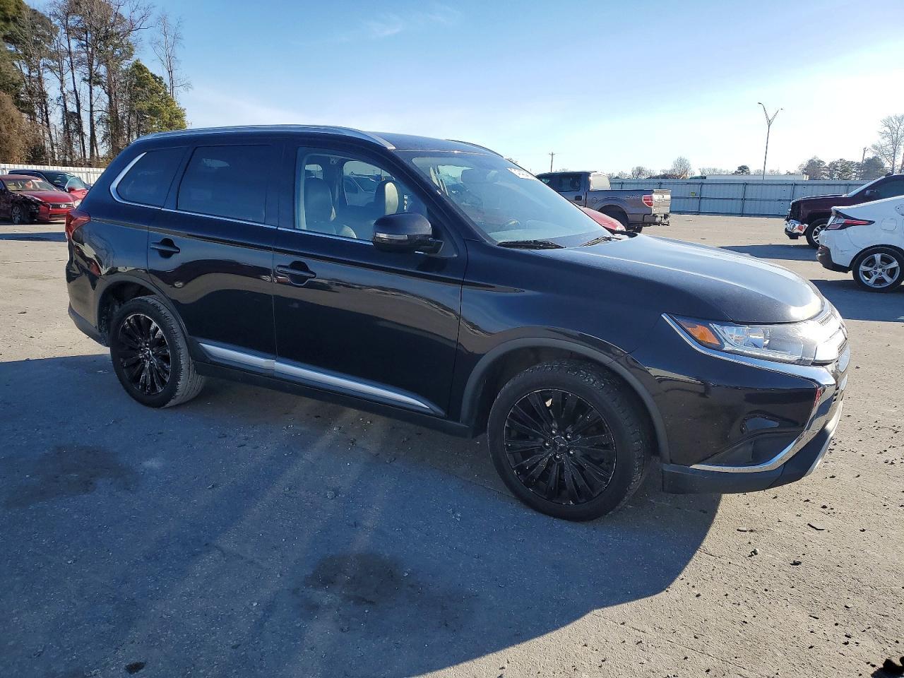 2019 Mitsubishi Outlander Se - zdjęcie 4