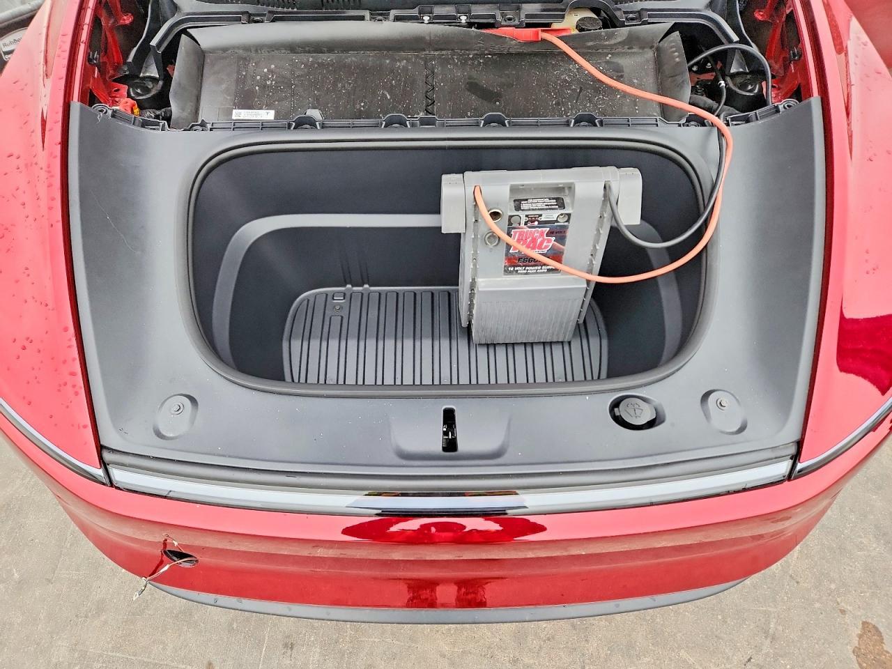 2026 Tesla Model Y - zdjęcie 11